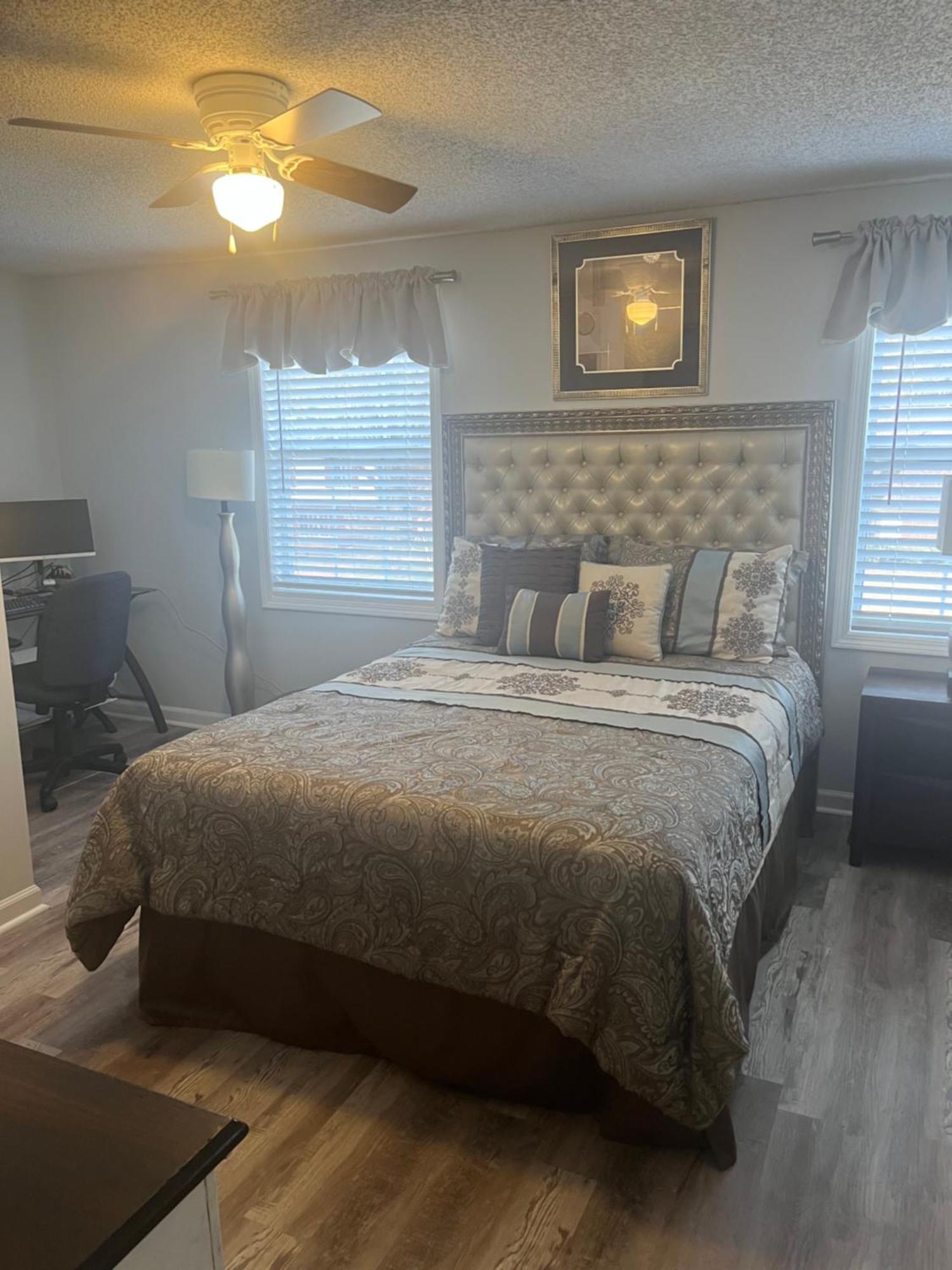Jolly Accommodations & Suite-Sleeps 10 Мемфис Экстерьер фото